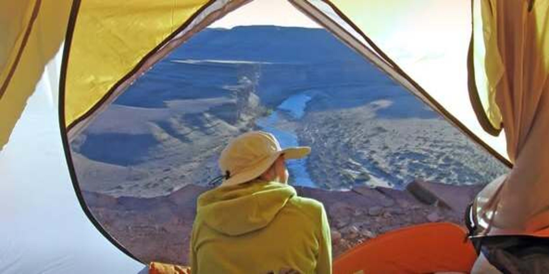 Person looking over the Fish River Canyon